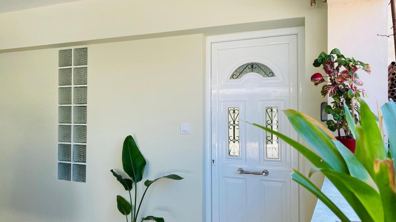 شقة Ivy, 4 Minutes From The Sea خانيا المظهر الخارجي الصورة
